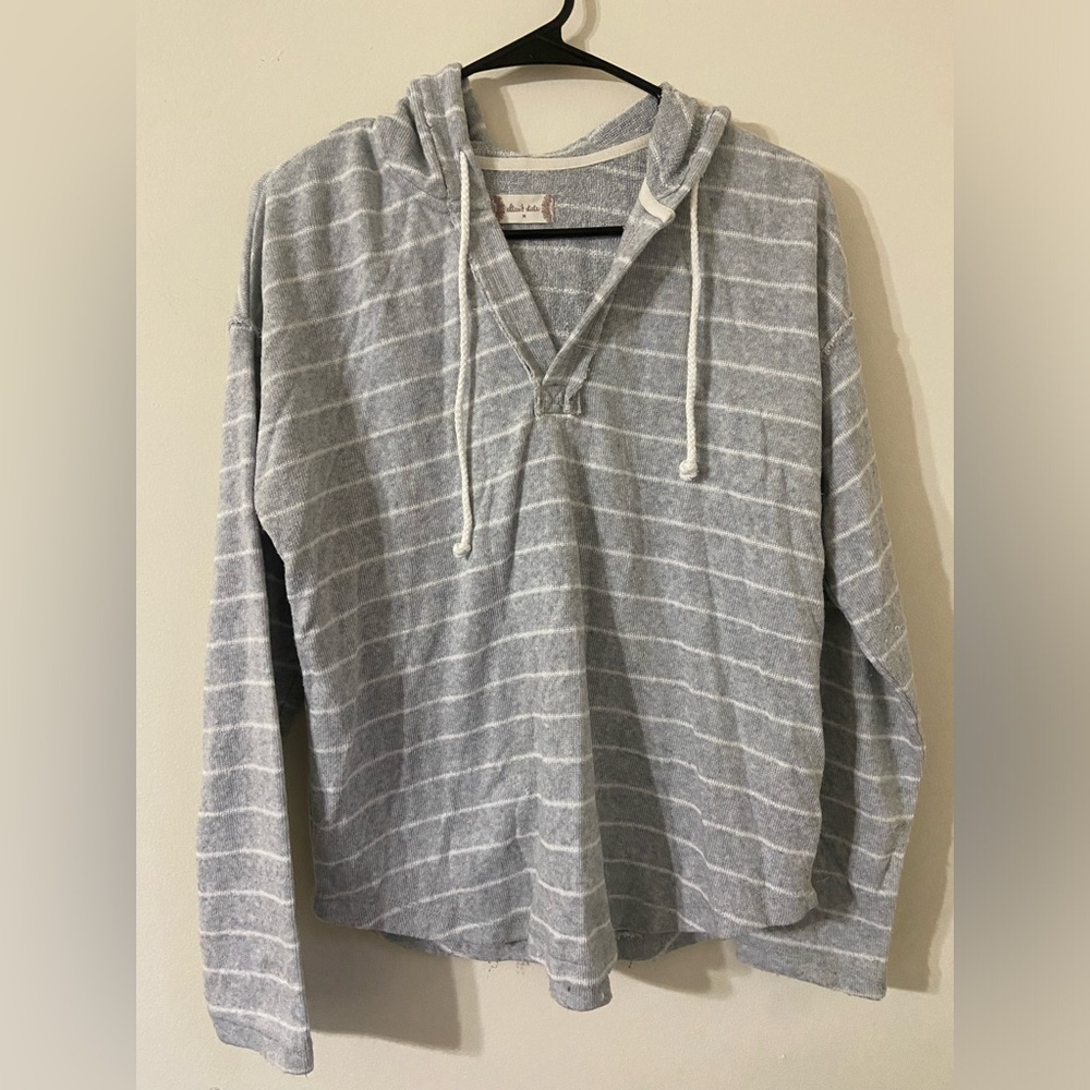 Altar’d State Medium Grey and White Abstract Hoodie With Drawstrings